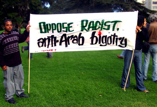 oppose_anti-arab_bigotry_sign.jpg 