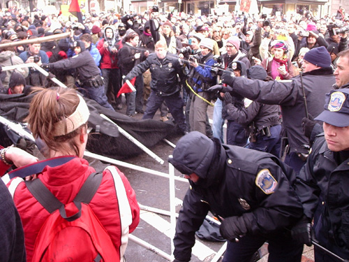 riotingpolice.jpg 