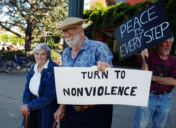 nonviolence_8-7-06.jpg 
