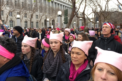480_women_s_march_girls_with_caps.jpg