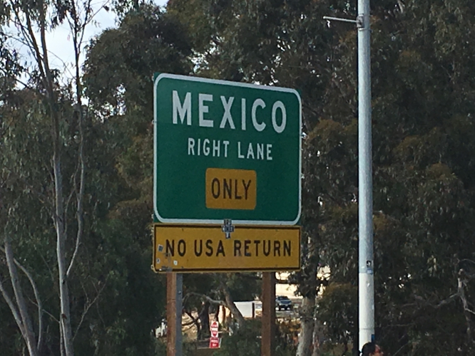 sm_border_mexico_right_lane_no_us_return3-5-17.jpg 