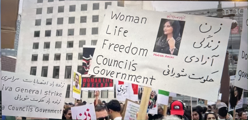 sm_iran_sf_protest_councils.jpg 